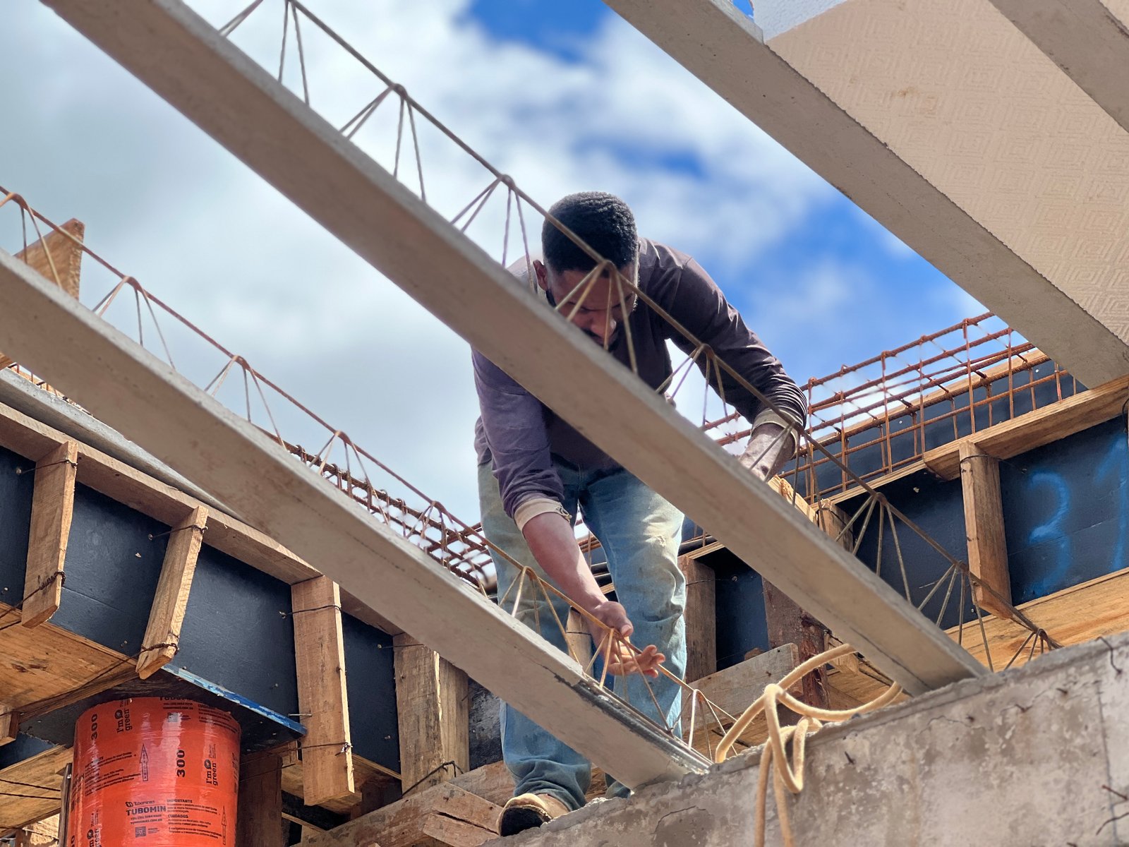Laje e estrutura de obra residencial em Franca SP