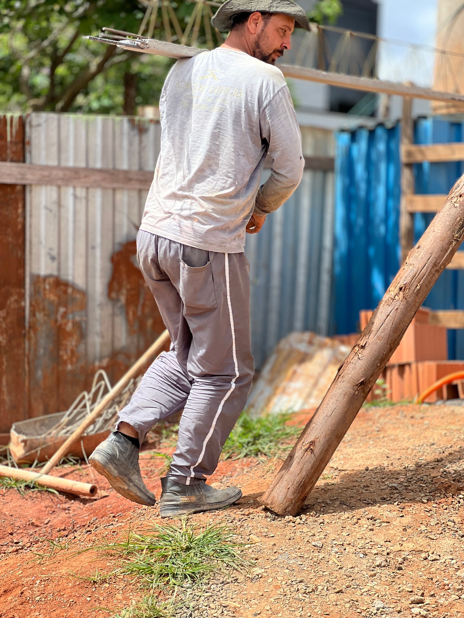 Obra em fase de fundação — residência de alto padrão em Franca SP