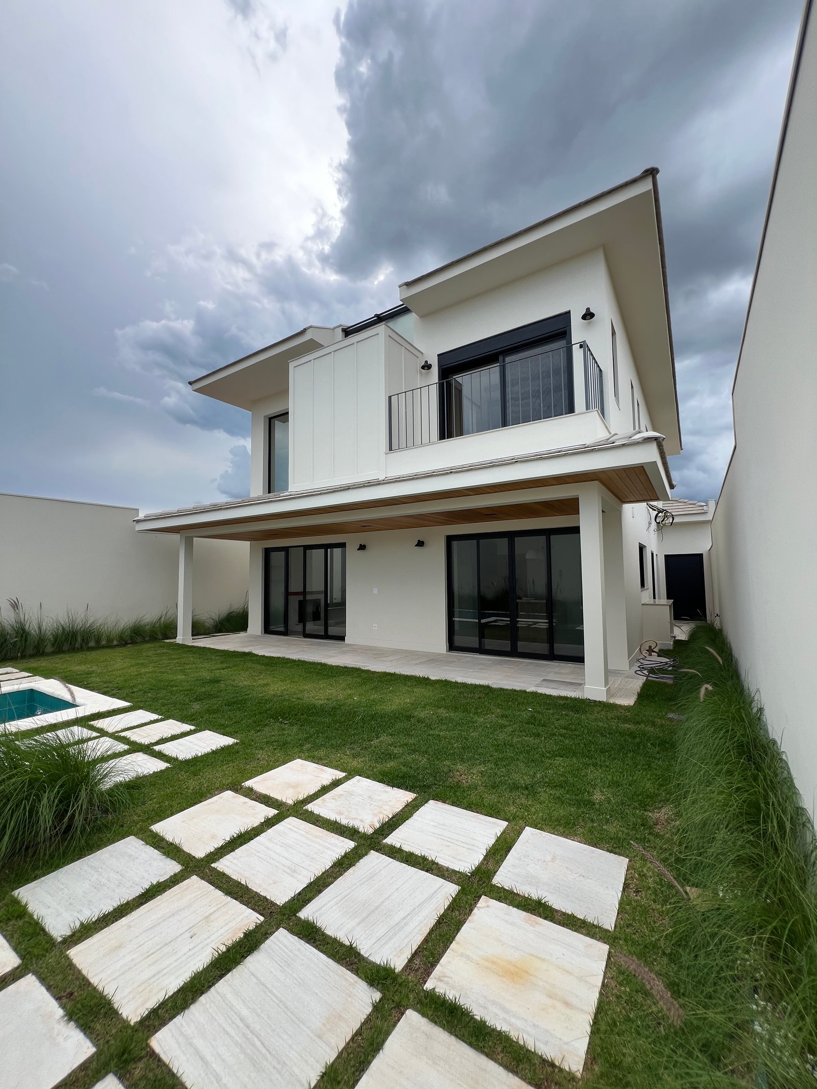 Execução de piscina em obra residencial — Kaique Garcia Construções Franca SP